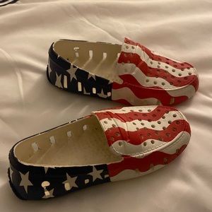 Kids floafers loafer that’s waterproof.